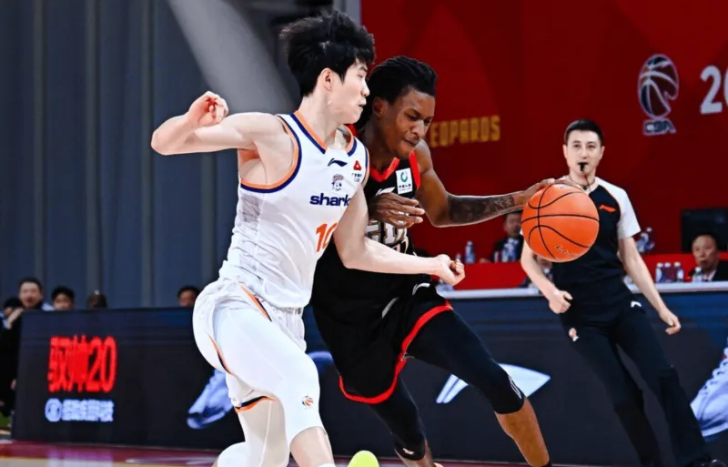 九游娱乐中心-CBA常规赛：史密斯38分&amp;amp;贺希宁25分，深圳终结上海九连胜