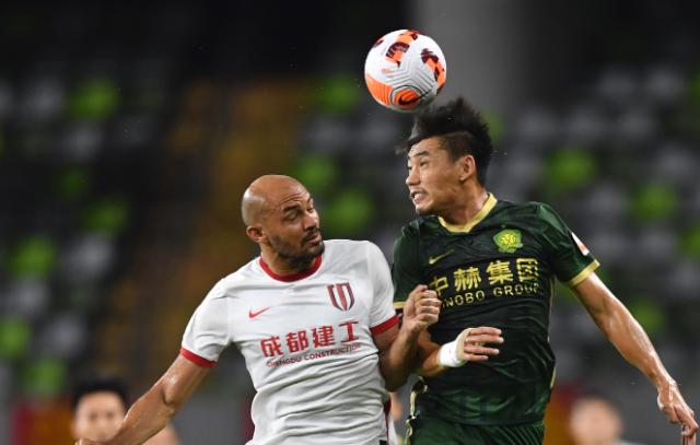 九游娱乐中心-谢峰：球队中场被动 达布罗与国安以往外援有差距